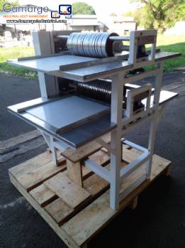 Sweets and sweets cutting table MILPACK