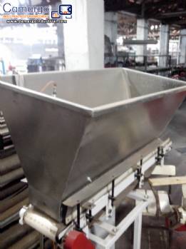 Trough feeder for packaging machines