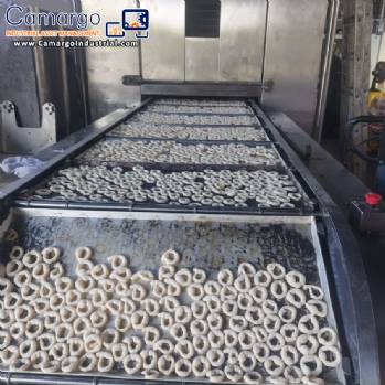 Continuous line dosing dropper with oven for buttered tapioca starch biscuits Forma�o