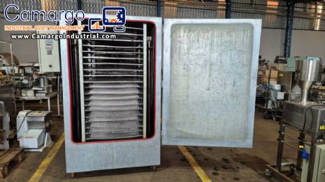 Prime Engenharia drying oven/dehydrator for dehydrating fruits and vegetables.