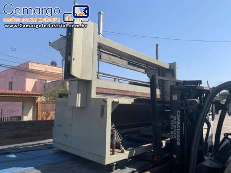 Shrink wrapping machine carpet sealer