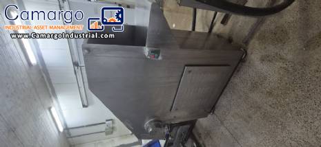 Ibrasmak meat block cutter/breaker with Simetria grinder and conveyor belt.