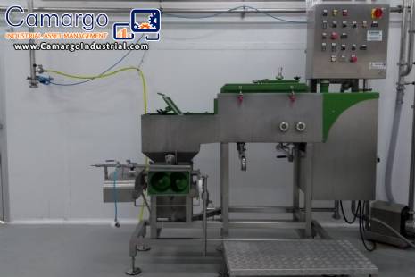 Compact unit for cheeses with steam filing system Comat