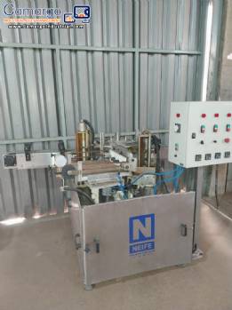 Neife automatic labeling machine for cans, jars and cylindrical bottles