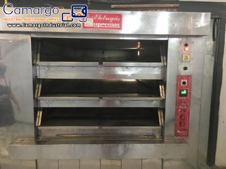 Supremax thermal cycle deck oven for bakeries, pizzerias and pastry shops.