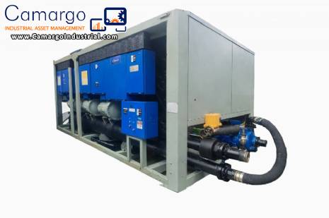 Carrier 200 TR industrial air-cooled chiller bank for chilled water.
