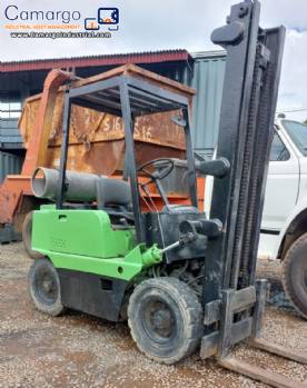 Clark 1.5 ton gas-powered forklift