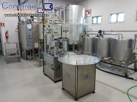 Non-carbonated beverage filling line