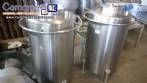 Stainless steel tank with handles