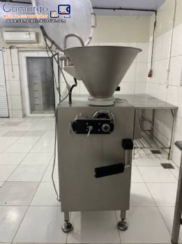Vemag stainless steel continuous vacuum stuffer (2,000 kg/h) for sausages and skewers