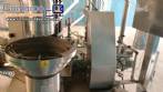 Container and capper bottle dropper and cap Prom�quina