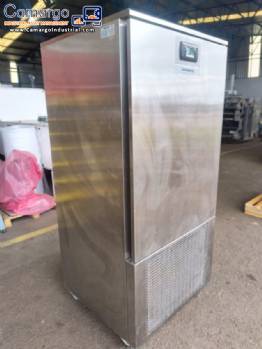 Pr�tica stainless steel ultra-freezer