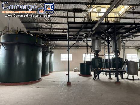 Glycerin distillery with tank, evaporator concentrator and filter thinks