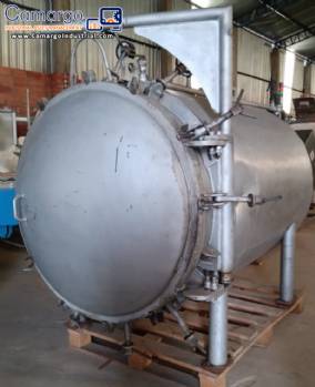 Stainless steel horizontal pressure vessel