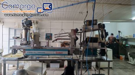 Bralyx Formix Multimassas automatic forming, molding and filling machine with continuous extruder feeder for laminated products. Bralyx Formix Multimassas automatic forming, molding and filling machine with continuous extruder feeder for laminated products.