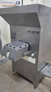 Continuous grinder for meats, vegetables, fruits, cheeses and fats with a 130 mm opening. Simetria model, year 2023. Continuous grinder for meats, vegetables, fruits, cheeses and fats with a 130 mm opening. Simetria model, year 2023.
