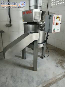 Industrial onion and vegetable peeler in stainless steel Incalfer up to 1000 kg/hour Industrial onion and vegetable peeler in stainless steel Incalfer up to 1000 kg/hour