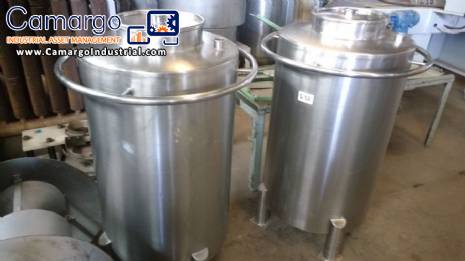 Stainless steel tank with handles Stainless steel tank with handles